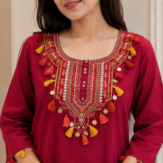 Riwaayat Maroon Embroidered Kurta Pant Set